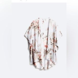 Kimono top in pale grey/blue 1X